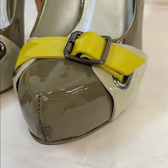 Aldo Cream Taupe front Buckle Platform Shoes - Picture 3 of 9